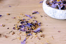 Ayamani Naturals Blauer Lotus Tee mit getrockneten Blütenblättern, Luzides Träumen, 30 g, entspannender Kräutertee in Dose