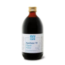 Dunkelbraune Flasche mit Pippali Asava Gärgetränk von Ayucare in 500ml, Bernsteinfarbener Inhalt, natürliche Kräuter und Gewürze sichtbar