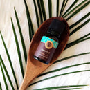 Ätherisches Aromaöl Aqua Oud (Pitta) von Ayurveda Specialist B.V., 10 ml Flasche mit dunklem Glas und Etikett.