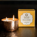 Ayurveda Specialist B.V. Song of India Duftkerze mit Tuberose, Jasmin und Vata-Duft in einer eleganten Kerze mit 2 Dochten