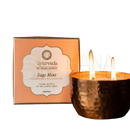 Eine entzündete gehämmerte kupferkerze kapha salbei minze mit zwei dochten von ayurveda specialist im mana shop