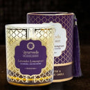 Aromatische Ayurveda-Kerze von Ayurveda Specialist B.V. mit Lavendel und Zitronengras, ideal für Entspannung und Balance.
