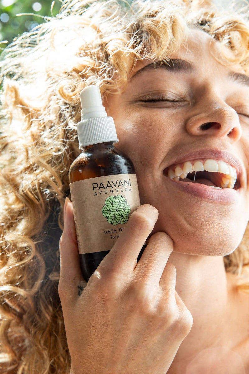 PAAVANI Ayurveda - Vata Toner | Ayurvedischer Gesichtsspray für trockene, empfindliche Haut