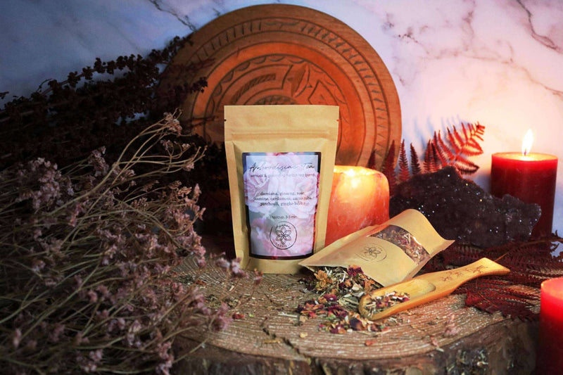 Aphrodisiac tea with damiana, ginseng, cocoa, rose, cardamom
