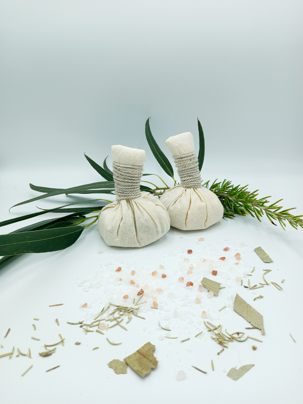 d'Natureza - Saboaria da Serra, Lda - Set aus 2 Körper-Pindas mit Rosmarin und Eukalyptus Kräuterstempel