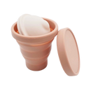 Bamboozy menstruationsscheibe in pfirsichfarbenem, zusammenklappbarem silikon mit passendem deckel für sicheren und zuverlässigen schutz