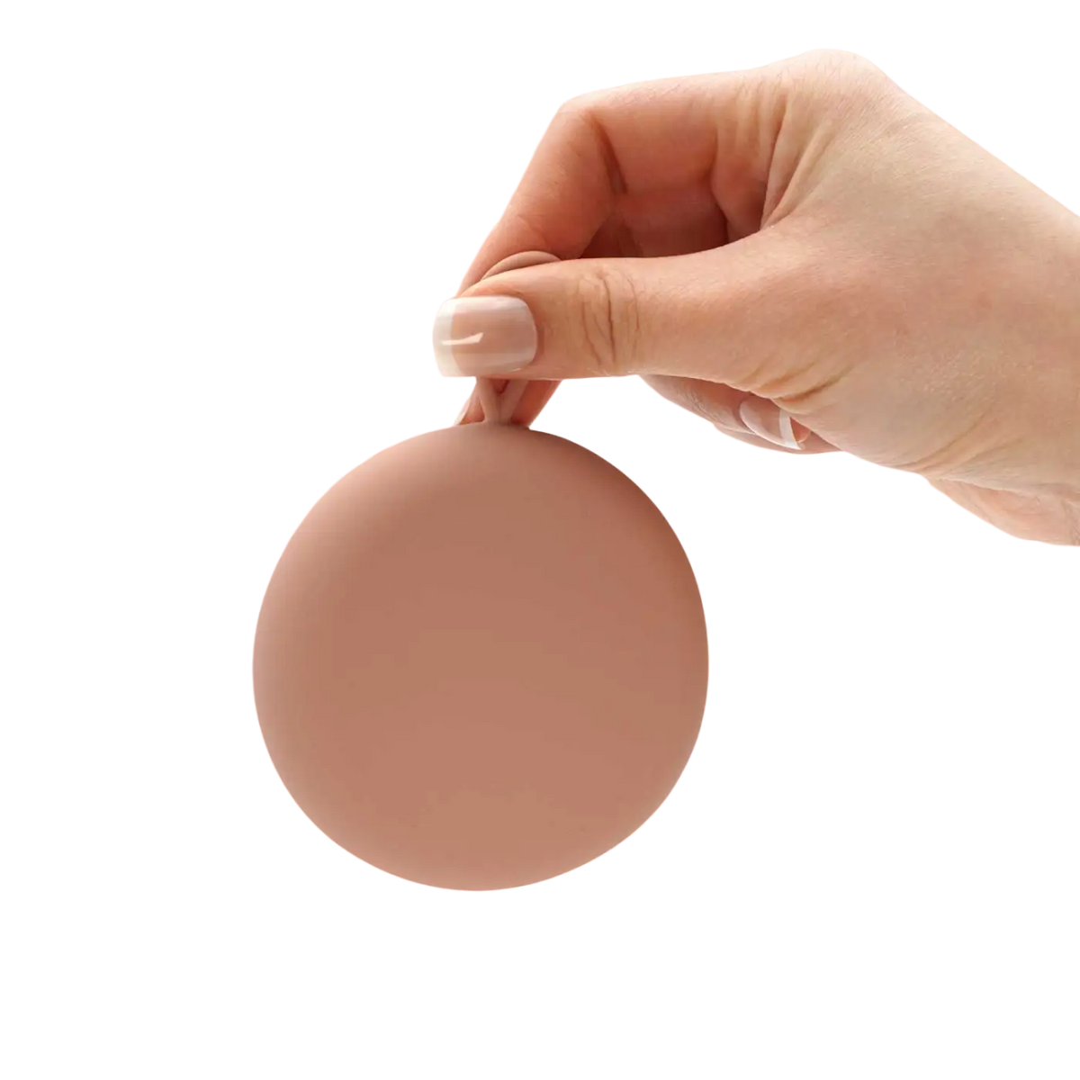 Bamboozy Menstruationsscheibe aus Silikon, flexible und bequem, als sichere Alternative zu Tampons und Binden, im Gebrauch.