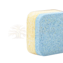 Blau-gelber beidseitiger schwamm zur entfernung von bakterien, schimmel, kalk und fett in bamboozy x cosmeau tiefenreinigungstabletten