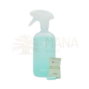 Ein lichtblauer transparenter sprayflasche mit klarer düse von cosleau, lemon duft, für bamboozy x cosmeau küchenreinigung tabs