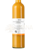 Eine 500ml amberglasflasche mit bio ingwer pfirsich basilikum und golden-orangefarbener flüssigkeit von ben’s