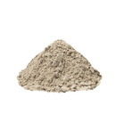 Eine kleine menge bentonit-ton lebensmittelqualität 500g als feines, hellgraues, leicht körniges vulkan-ton puder