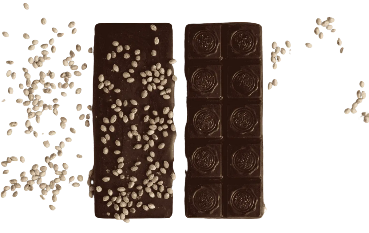 Bio geröstete Hanfsamen von myvial, ungeschält, 125 g, vegan, als Nahrungsergänzung in einer offenen Packung.
