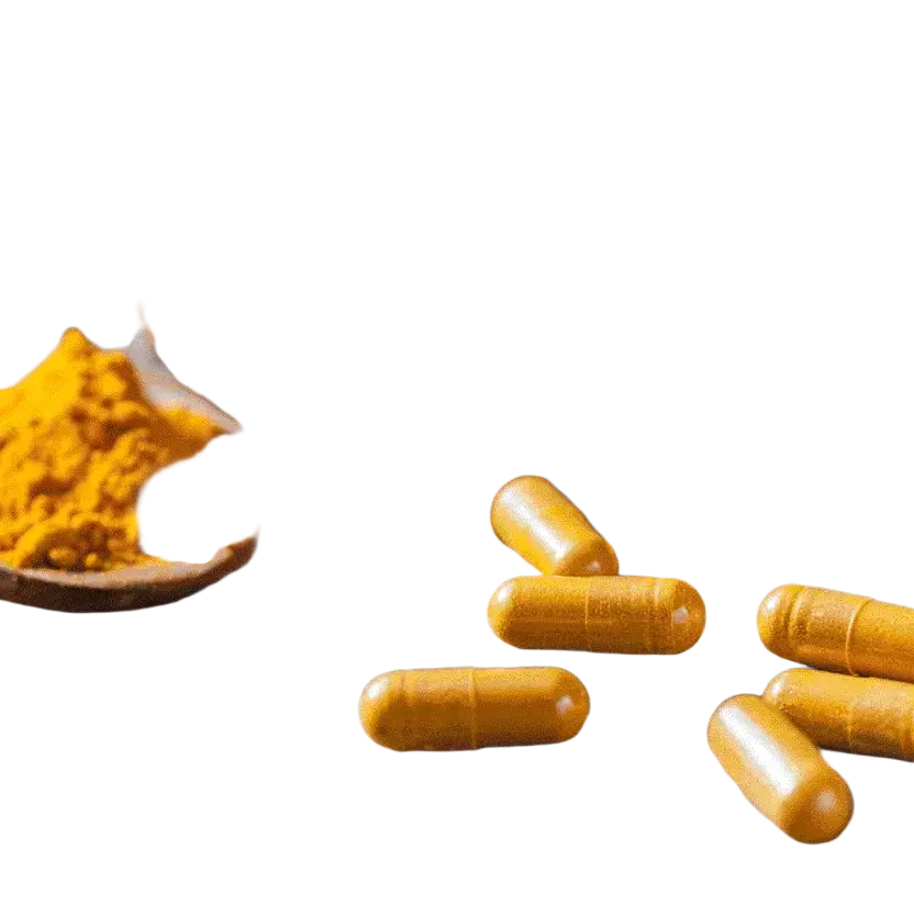Vegan Bio-Kurkuma-Kapseln mit Pfeffer, 120 Stück, Nahrungsergänzung, in einer geöffneten Packung, dunkelbraune Kapseln auf weißem Hintergrund