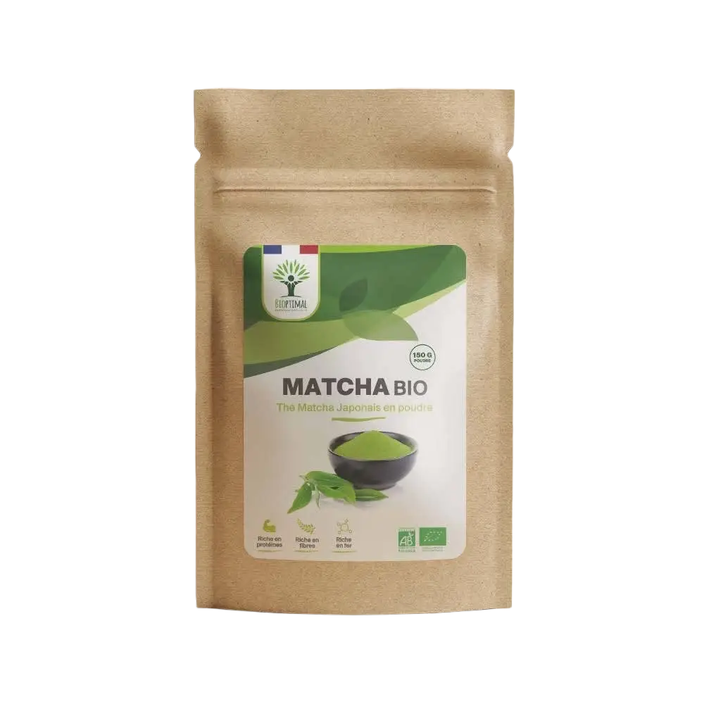 Bio Matcha Pulver von Bioptimal in einer braunen Teetüte, zeigt das grüne Pulver für Energie, Fokus und Wohlbefinden.