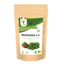 Bio-Moringa-Pulver von Bioptimal, veganes Nahrungsergänzungsmittel in 100 g, braunes Moringa-Pulver auf weißem Hintergrund
