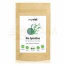 Myvial bio spirulina tabletten presslinge in braunem wiederverschließbarem beutel mit grün weißem spirulina algae design