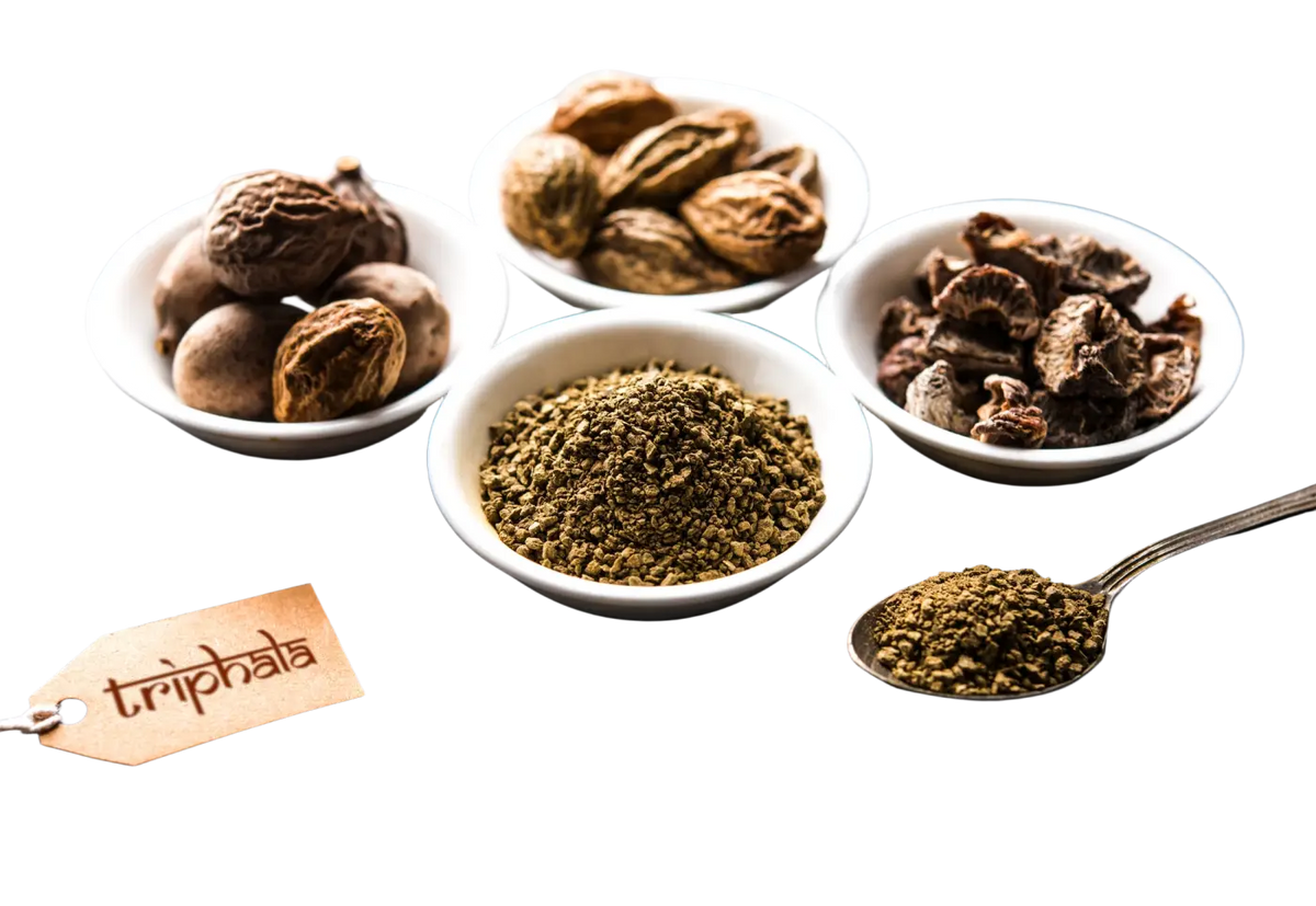 Bio Triphala Nahrungsergänzung in 120 veganen Kapseln, rustikale Verpackung, von myvial, natürliche ayurvedische Kräuter.
