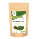Bio-Moringa-Pulver von Bioptimal, veganes Nahrungsergänzungsmittel, in einer offenen Packung mit grünen Moringa-Blättern.