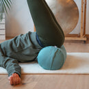 Yoga Bolster ECO Dinkel von Bodynova, grünes Kissen für Yoga-Übungen, mit Dinkelspelz gefüllt und umweltfreundliches Design