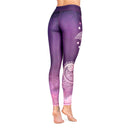 Bodynova Yoga Leggings Niyama in Lila mit Blumenmuster, bequeme Yogakleidung für Damen, enge Passform und elastisch
