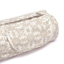 Yogatasche Asana Bag aus Baumwolle von Bodynova, passend für Yogamatten, in traditionellem Madurai-Design.