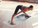 Hochwertige Bodynova Yoga on Art Cloud Flower Yogamatte mit Wolkenmuster, rutschfest und ideal für Yogaübungen.