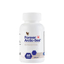 Eine weiße Flasche des Nutrazeutikums Forever Arctic-Sea, die 60 Softgels mit Fisch- und Olivenöl enthält und das Logo der Marke sowie eine japanische Flagge zeigt.