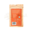 Ein tanfarbener wiederverschließbarer beutel mit kakaopulver und orangefarbenem etikett von cacao lab bio arribaba nacional kakao