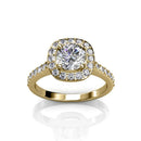 Verlobungsring CARALI / MYC Paris, Cushy Fingerring aus Gold mit funkelnden Kristallen, elegant auf einem weißen Hintergrund.