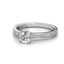 Verlobungsring CARALI / MYC Paris Elise aus Silber mit funkelnden Kristallen, eleganter Schmuck für besondere Anlässe.