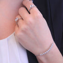 Verlobungsring CARALI / MYC Paris Elise Fingering aus Silber mit funkelnden Kristallen, eleganter Schmuck für besondere Anlässe