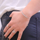 Verlobungsring CARALI / MYC Paris Elise Fingering aus Silber mit funkelnden Kristallen, eleganter Schmuck für besondere Anlässe