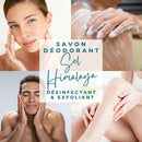 Collage zur Bewerbung der Himalaya-Salz-Deo-Seife für Körper und Gesicht, mit Bildern einer Frau beim Gesichtspeeling, einer Person beim Waschen des Arms und einer Nahaufnahme glatter Beine.