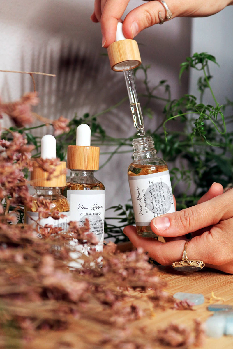 Ayamani Naturals - New Moon Ritual Körperöl mit kristallinfundierten Ölen