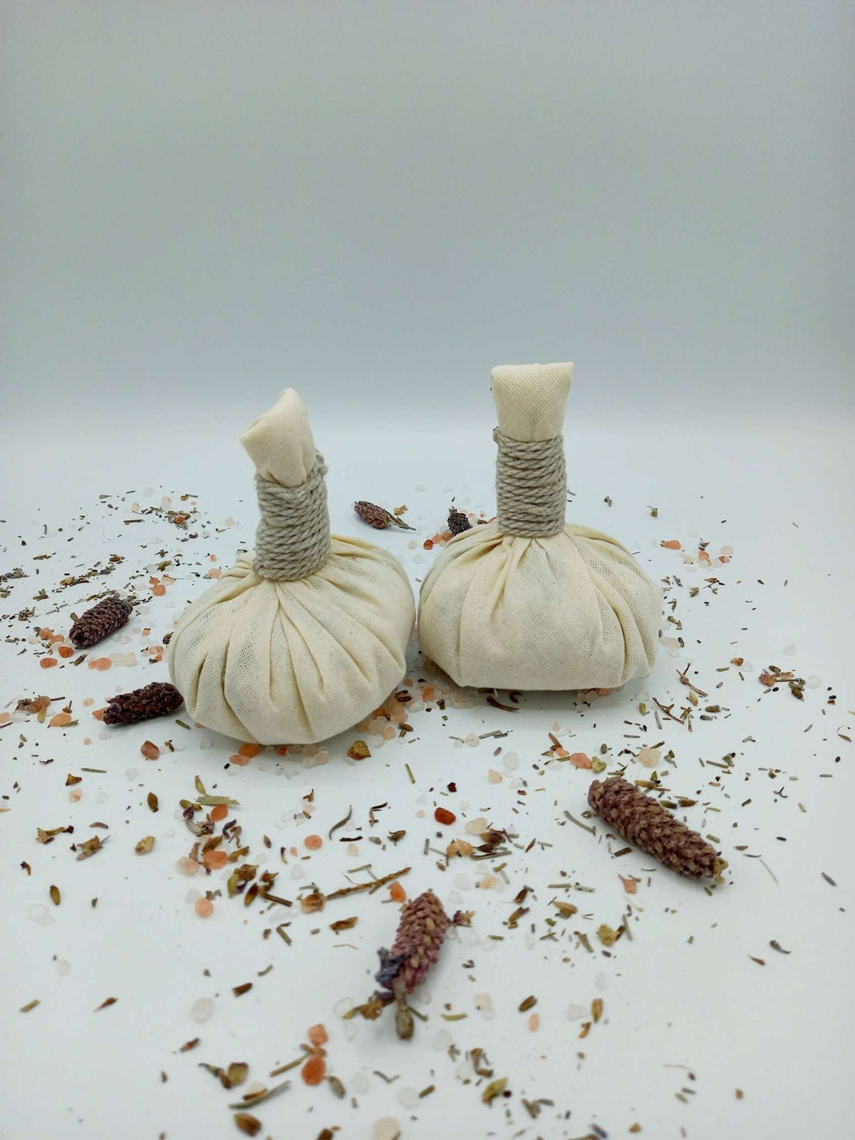 Set aus 2 Kräuterstempeln von d'Natureza mit Rosmarin und Lavendel für Körperpflege, handgefertigte Kräuter-Pinda.