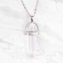 Collier plaqué argent — pendentif en quartz transparent