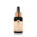 Eine Tropfflasche mit SoulTree Advanced Kumkumadi Youthful Radiance Gesichtsöl mit Safranextrakt.