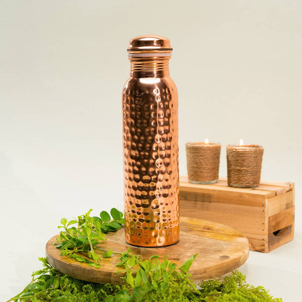 Ayurveda Specialist B.V. - Reine Kupferwasserflasche Gehämmert - 1 Liter