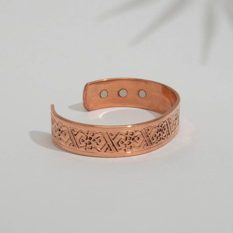 Ayurveda Kupferarmband – Gesundheitsschmuck mit 6 Magneten & Ornament-Gravur