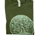 Olivegrünes bio t-shirt lebensbaum aus 100 prozent organic cotton mit detailliertem tree of life design aus der myga hemp collection