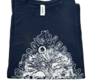 Bio t-shirt wurzelbaum navy aus 100 prozent bio baumwolle mit weißem augen lineart für die myga hemp collection