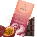 Delikao love tonic passion 71% schokoladenriegel im rosa lila verlauf mit florealem design und passionsfrucht