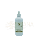 Weiße kunststoffflasche mit weißem pumpenspender und cremefarbenem etikett mit goldener prägung für reines traubenkernöl 70ml von d natureza mana shop