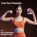 Eine athletische Frau in orangefarbener Sportbekleidung, die ihren Bizeps anspannt und eine Flasche Shilajit-Extrakt in der Hand hält, mit dem Text „Fuel Your Potential with Pure Himalayan Shilajit Extract“.
