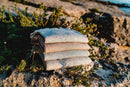 Hellblaues Ecobain Hamamtuch "Rugged Towel" 160x95 cm mit geometrischem Muster, weiches Strandtuch aus Baumwolle.