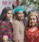 Eine digitale Werbung für "Pau D'Arco" Tee, die drei indigene Menschen mit Gesichtsbemalung und traditioneller Kleidung zeigt. Der Text auf dem Bild lautet: "Pau D'Arco - Seit Generationen bewährt."