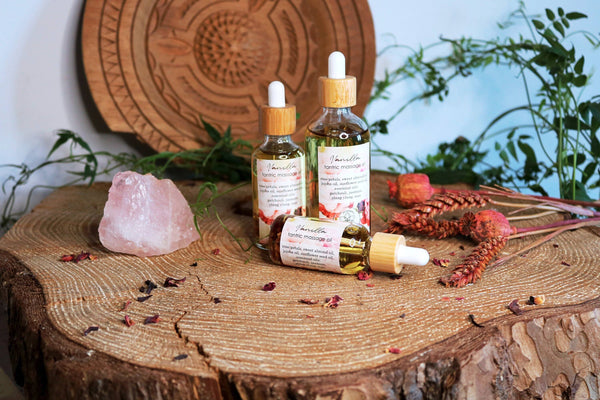 Ayamani Naturals - Tantrisches "Vanille" Sinnliches Massageöl, mit Rosenblättern