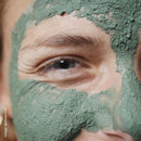 Bio Gesichtsmaske mit Spirulina, Heilerde und Algenextrakt für reine, weiche Haut, von Eliah Sahil Organic Care.