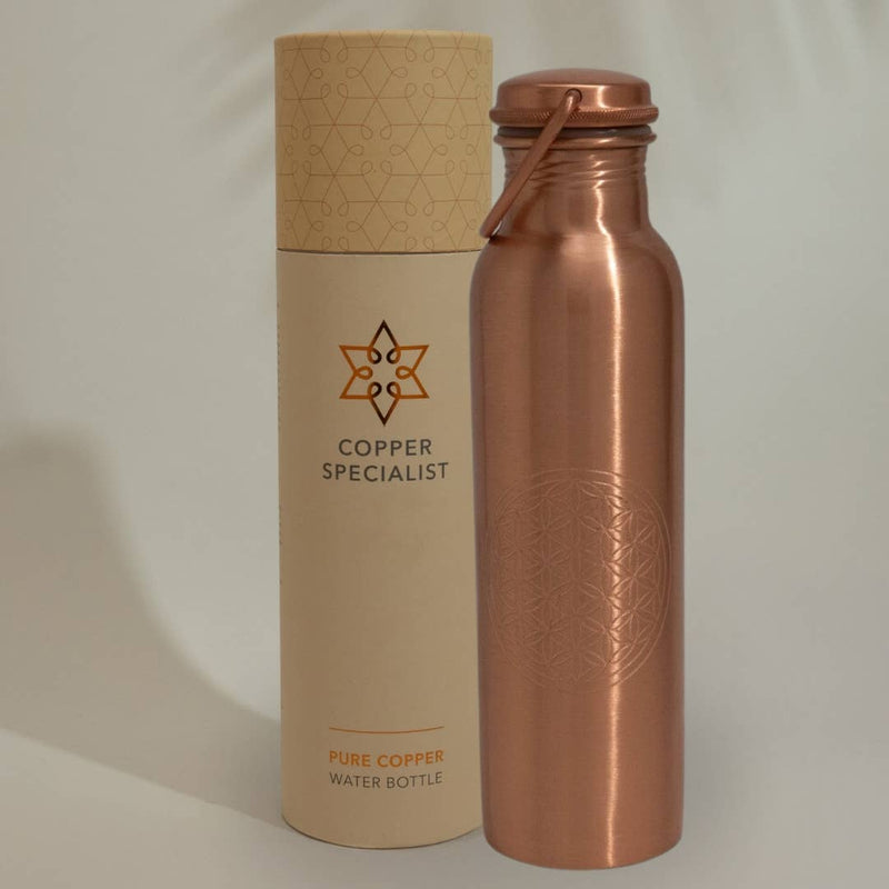 Ayurveda Specialist B.V. - Reine Kupferwasserflasche Blume des Lebens mit Griff ± 950 ml