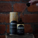 Tremella-Pilzflüssigkeit von Feel Supreme, Nahrungsergänzung, in einer Flasche mit natürlichem Inhalt und Beschriftung.